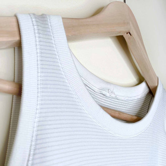 lululemon swiftly tech racerback tank top 2.0 - size 6
