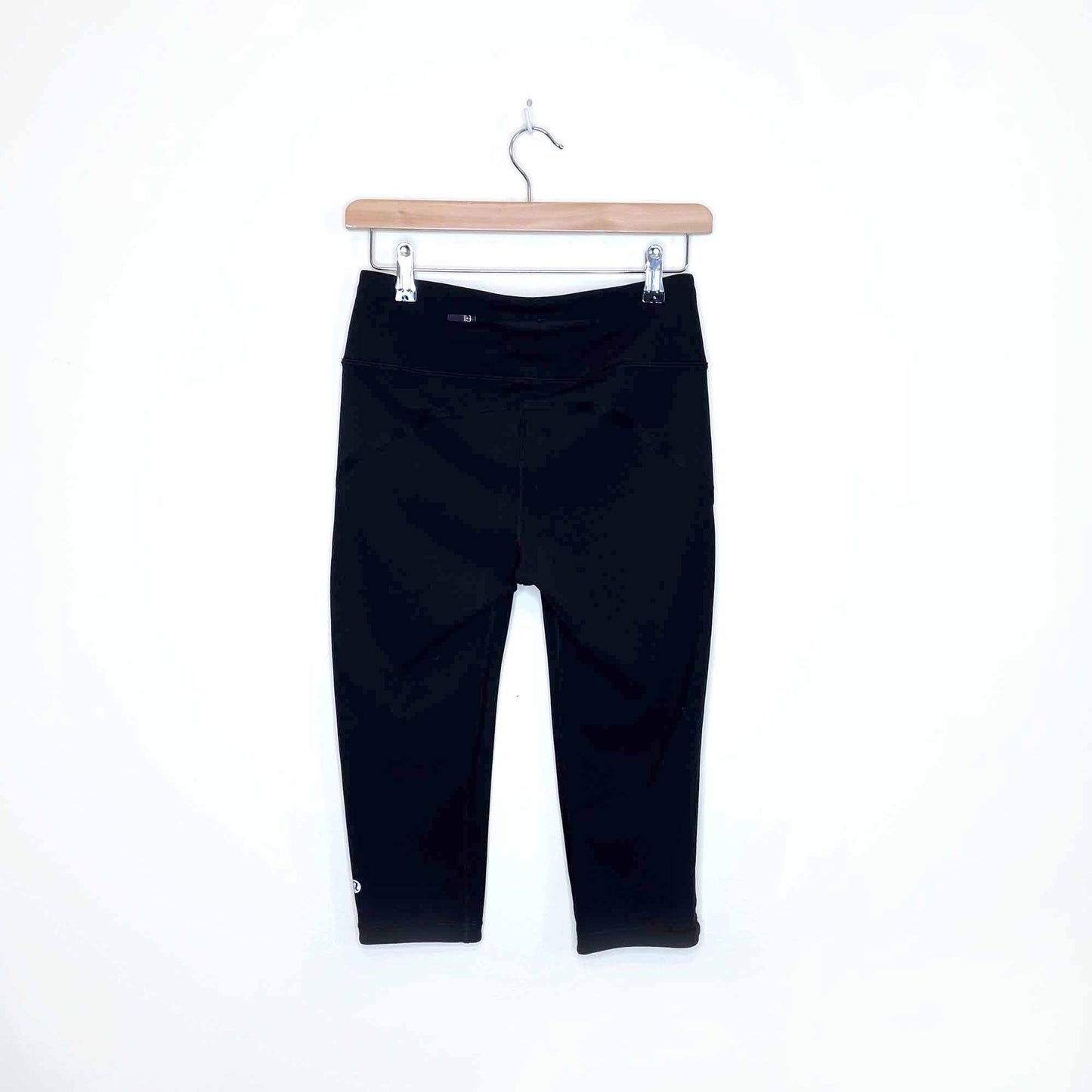 lululemon smooth stride crop full on luxtreme tights - size 6