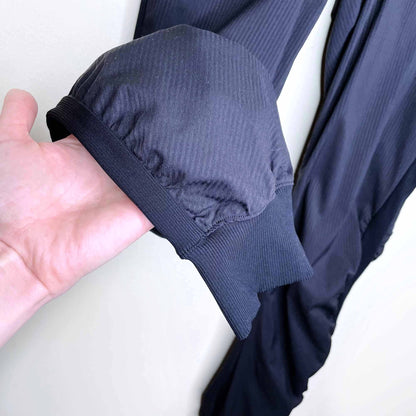 lululemon 2020 beyond the studio jogger - size 2