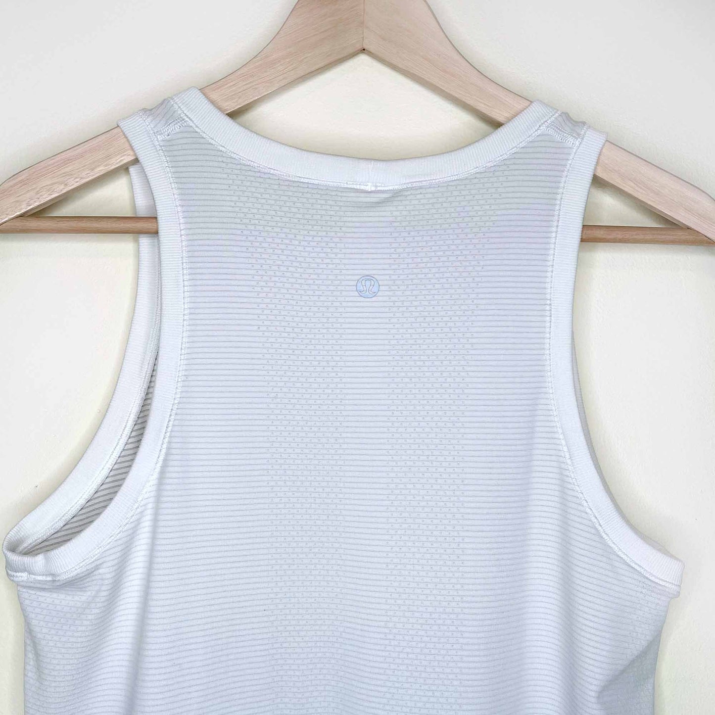 lululemon swiftly tech racerback tank top 2.0 - size 6