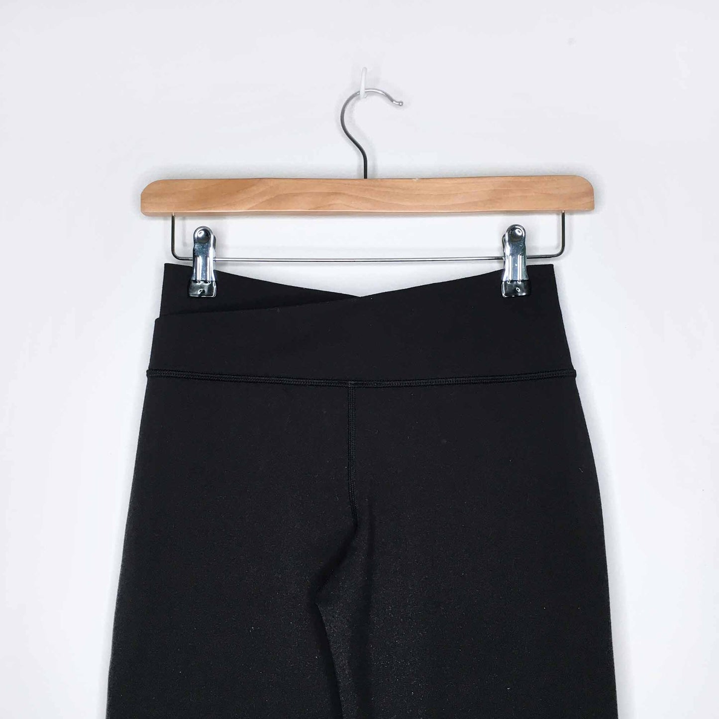 lululemon astro wrap v waist yoga pant - size 4