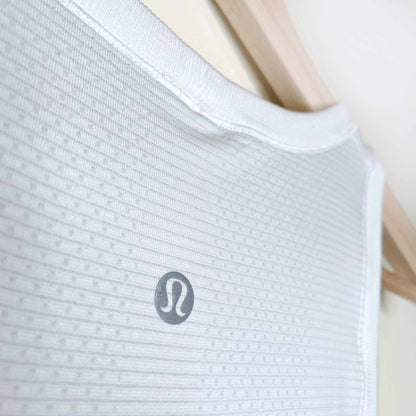 lululemon swiftly tech racerback tank top 2.0 - size 6