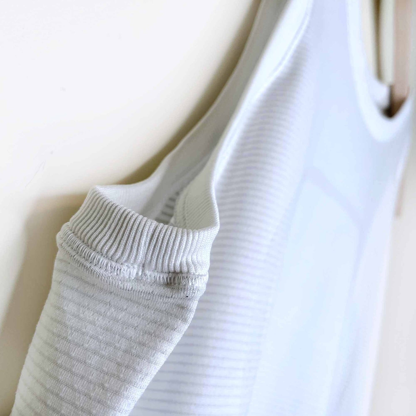 lululemon swiftly tech racerback tank top 2.0 - size 6