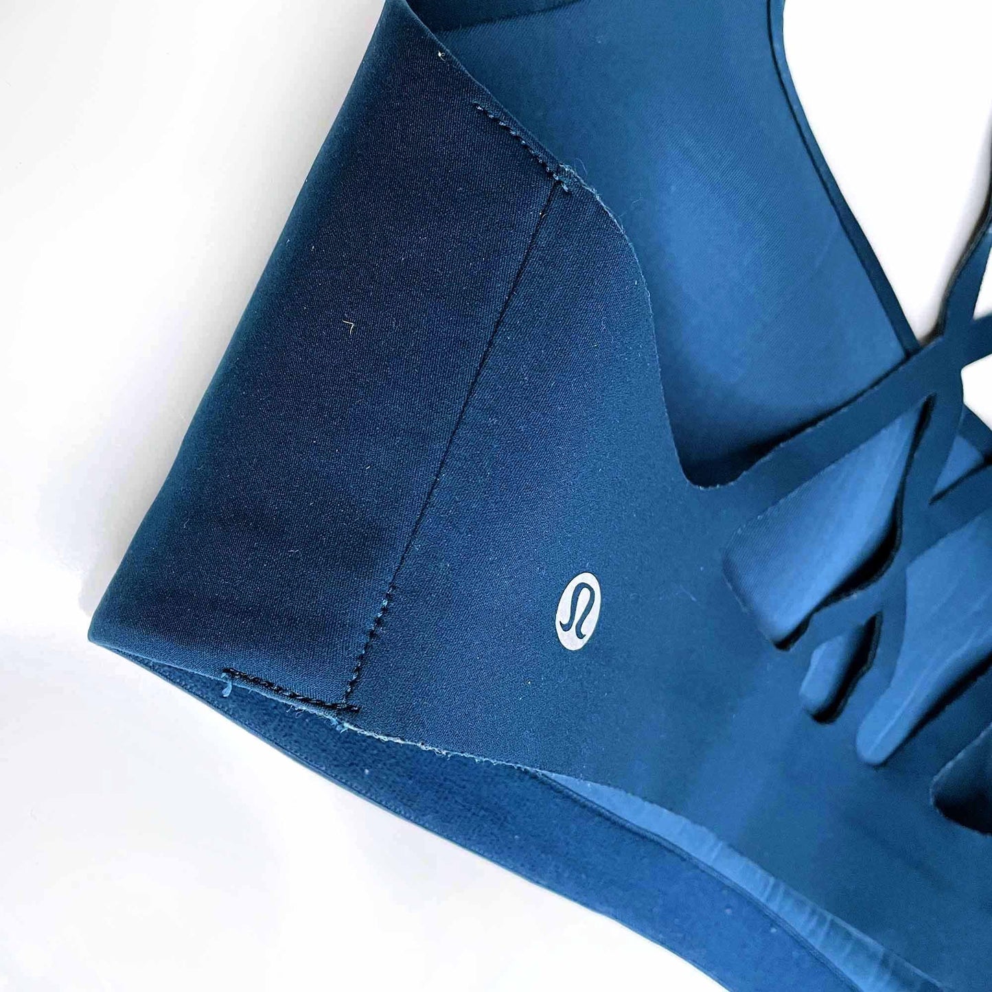 lululemon laser cut focused padded sports bra - 8 B/C