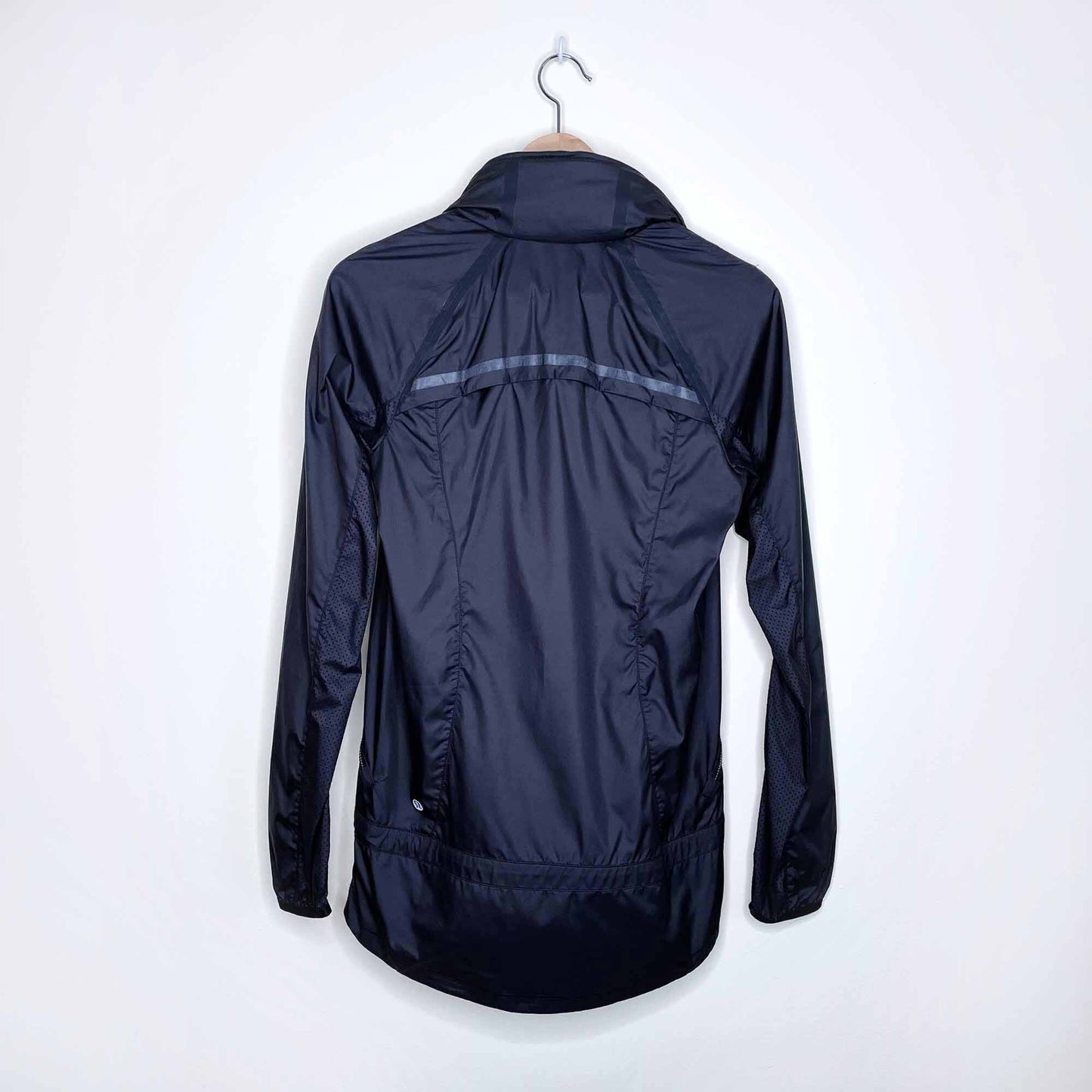 lululemon 1/4 zip light popover jacket with packable hood - size 4