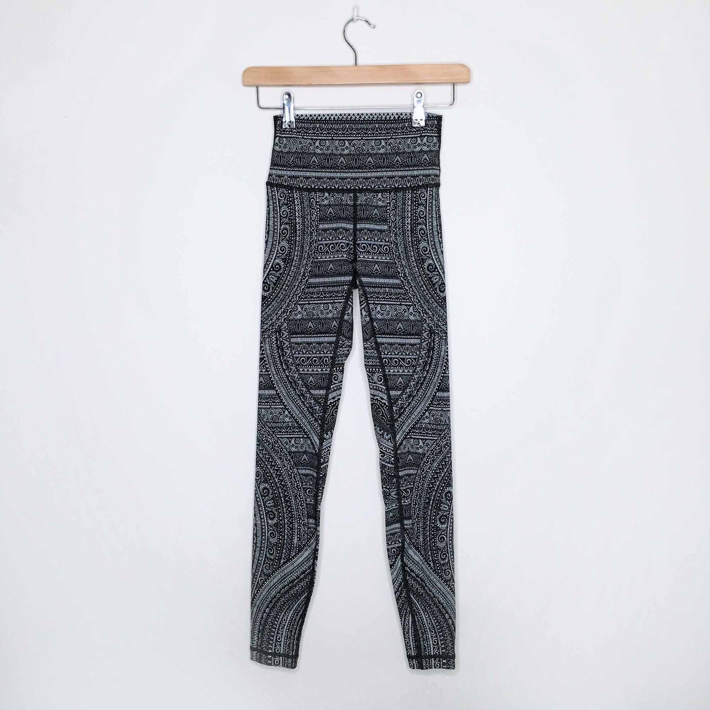 lululemon wunder under hi rise Full-On® Luxtreme leggings - size 4