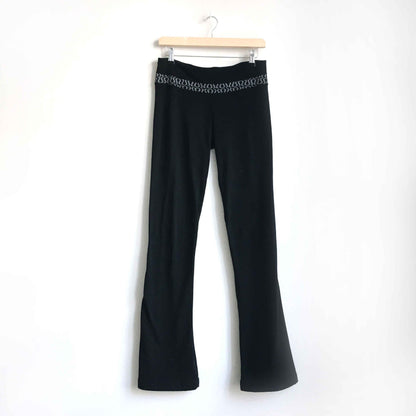 lululemon high-rise groove pant with logo waistband - size 6