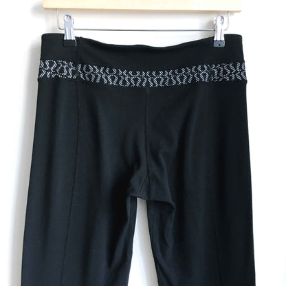 lululemon high-rise groove pant with logo waistband - size 6