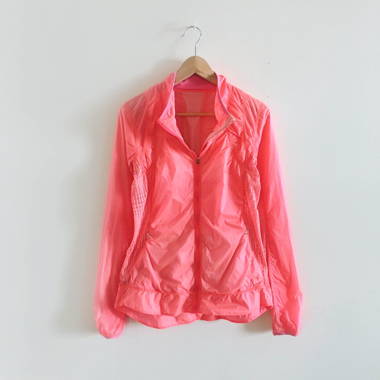 lululemon run wild flash jacket - size 8