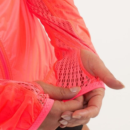 lululemon run wild flash jacket - size 8