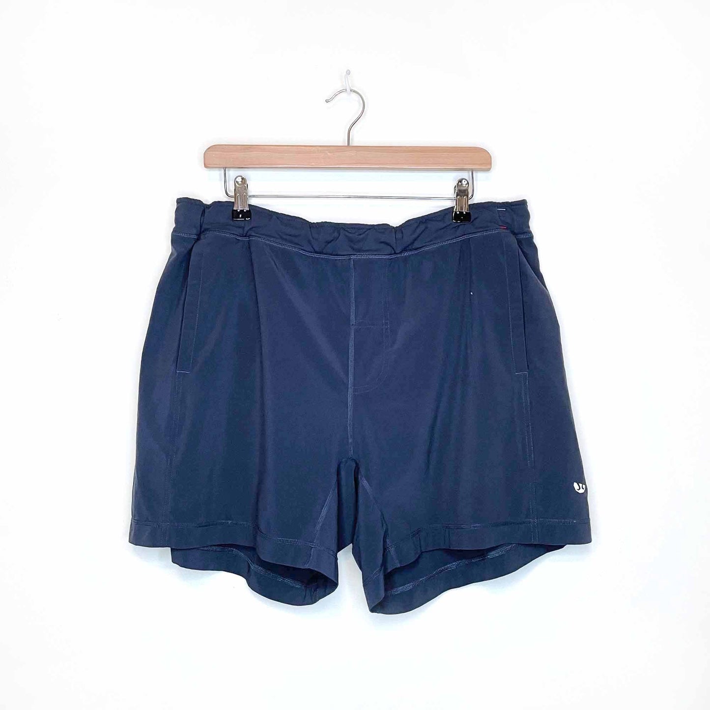 men's lululemon wet dry warm lined shorts - size xl