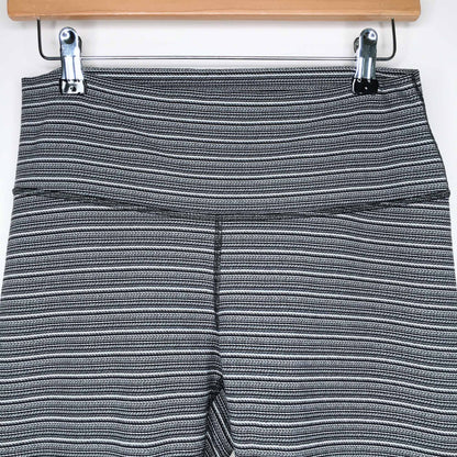 lululemon high rise stripe wunder under crop - size 8