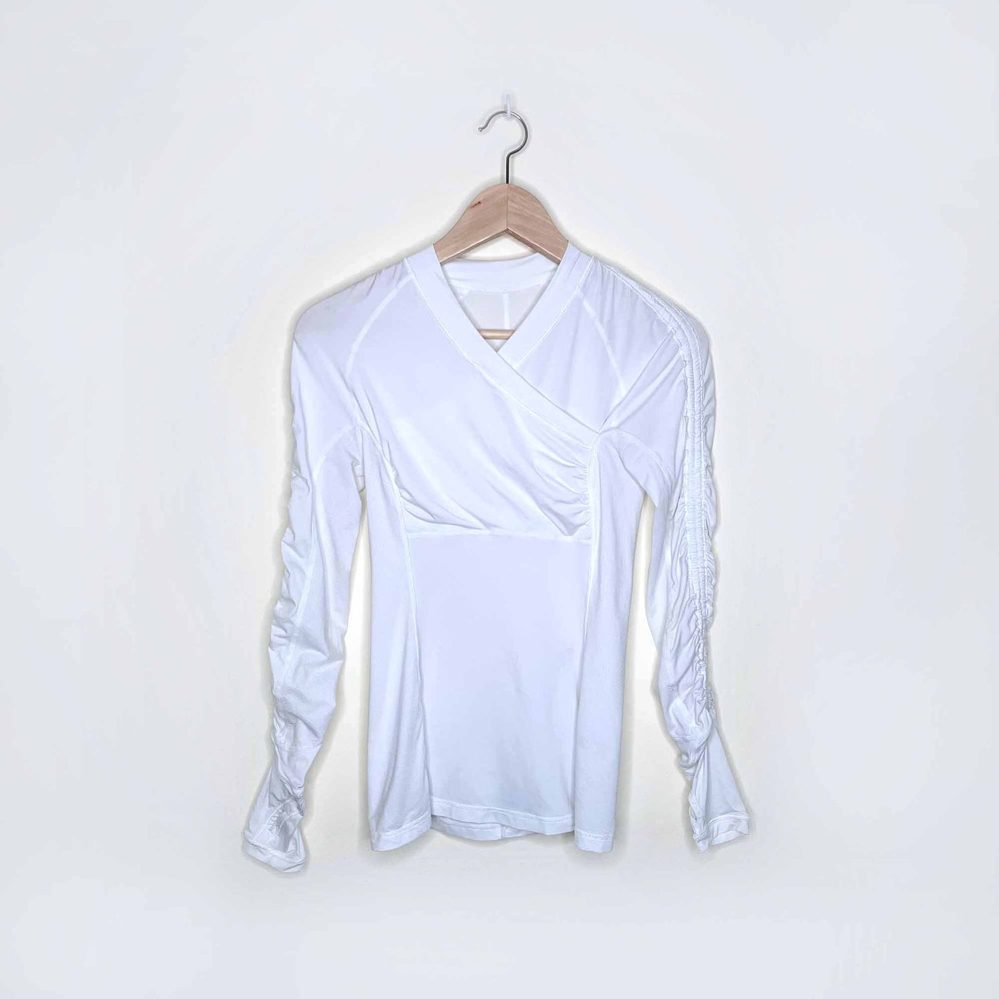 lululemon ruched run sun protection long sleeve top - size 4