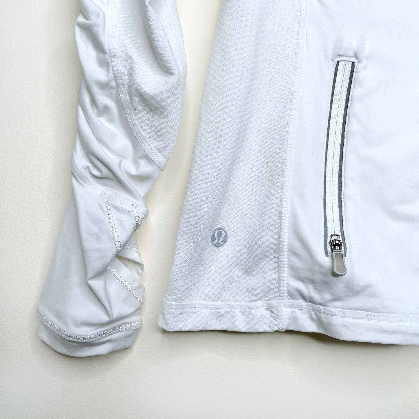 lululemon ruched run sun protection long sleeve top - size 4