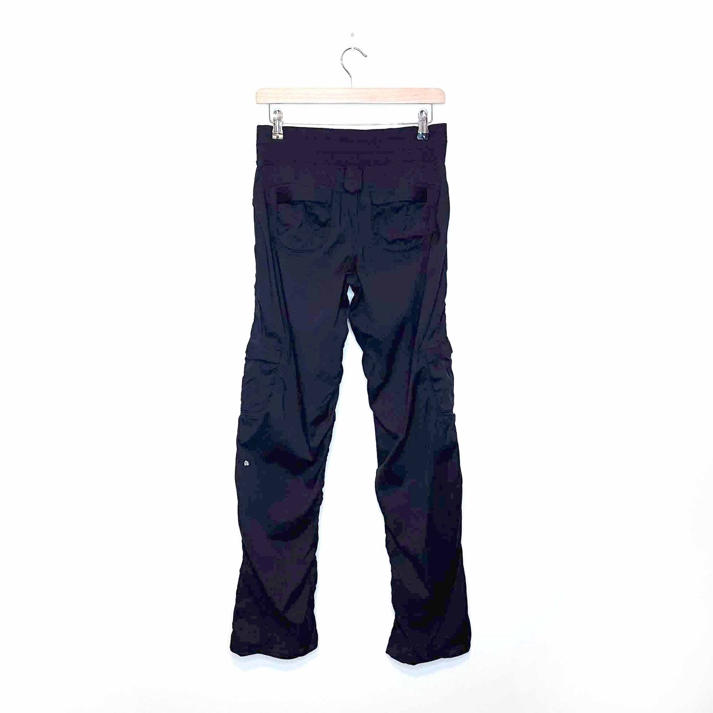 lululemon on the move mid rise cargo studio pants - size 6