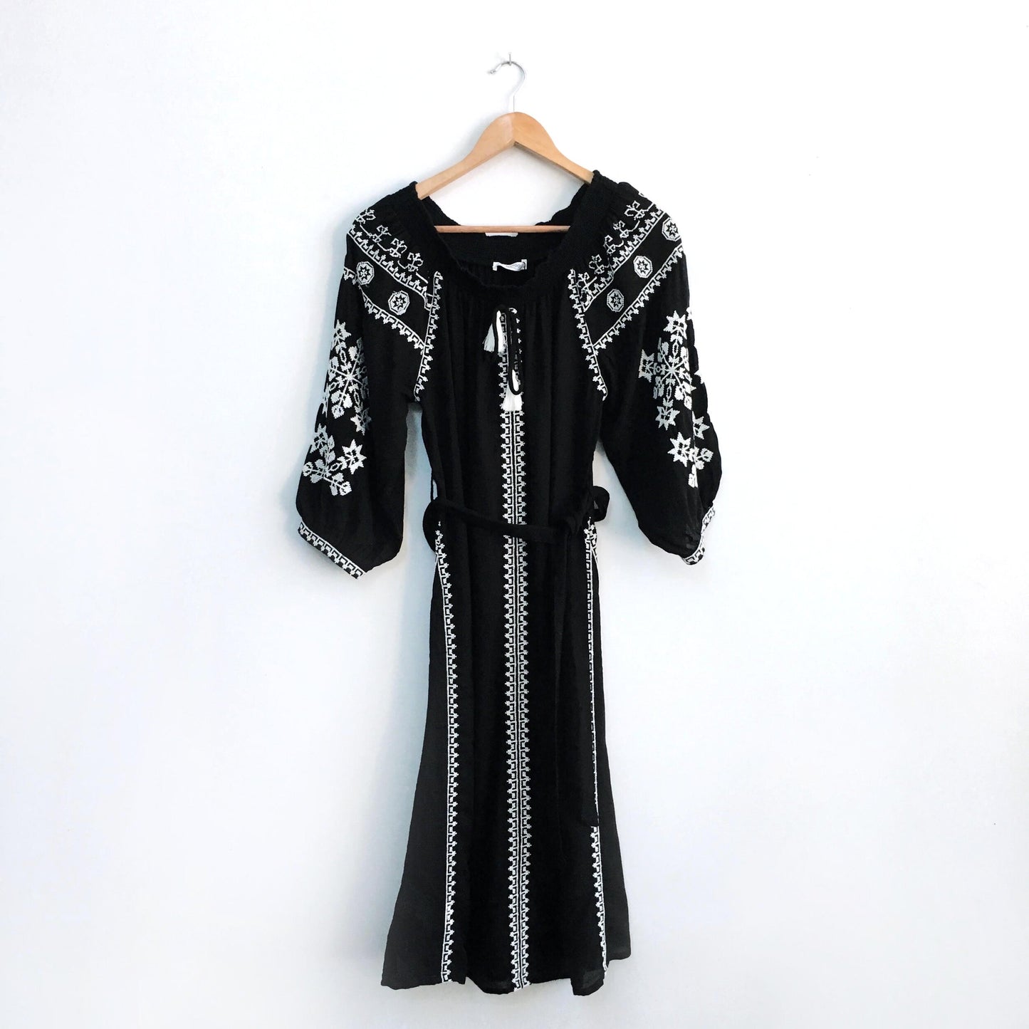 Mango Boho embroidered midi dress - size Medium - NWT