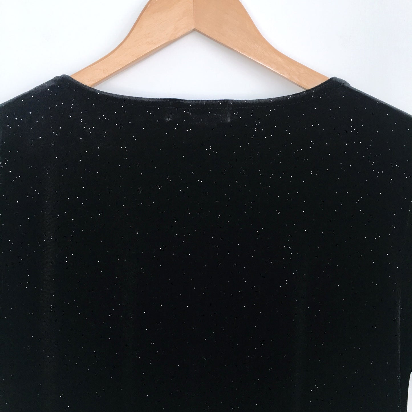 Mantles velvet sparkle holiday tee - size medium