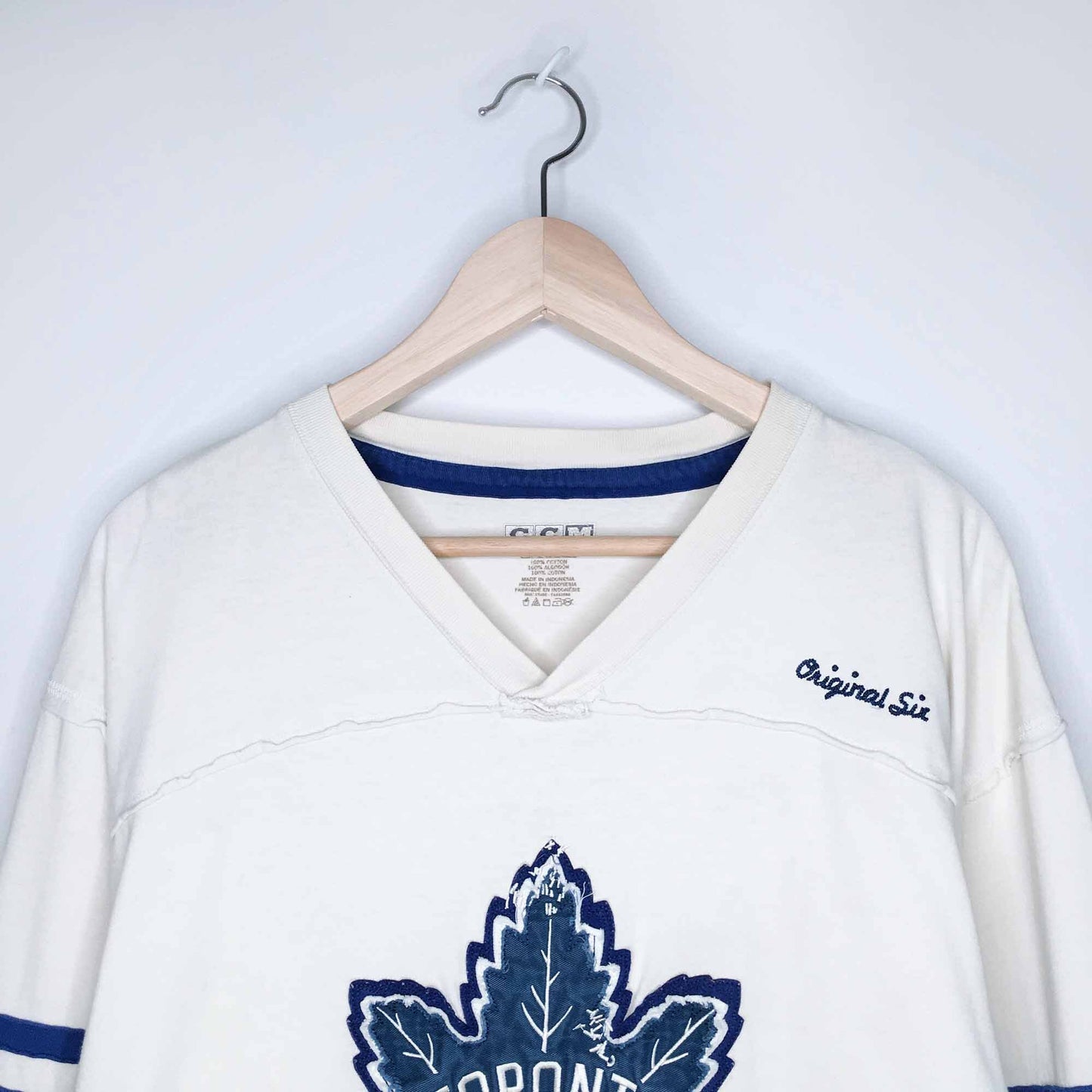 CCM Maple Leafs original six jersey tee - size Large