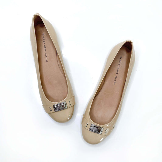 marc by marc jacobs nude patent leather ballet flat - size 39.5