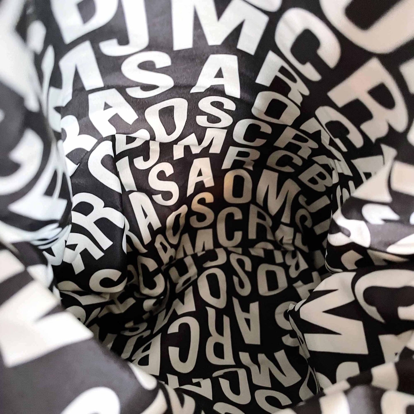 marc jacobs natasha q leather messenger crossbody bag