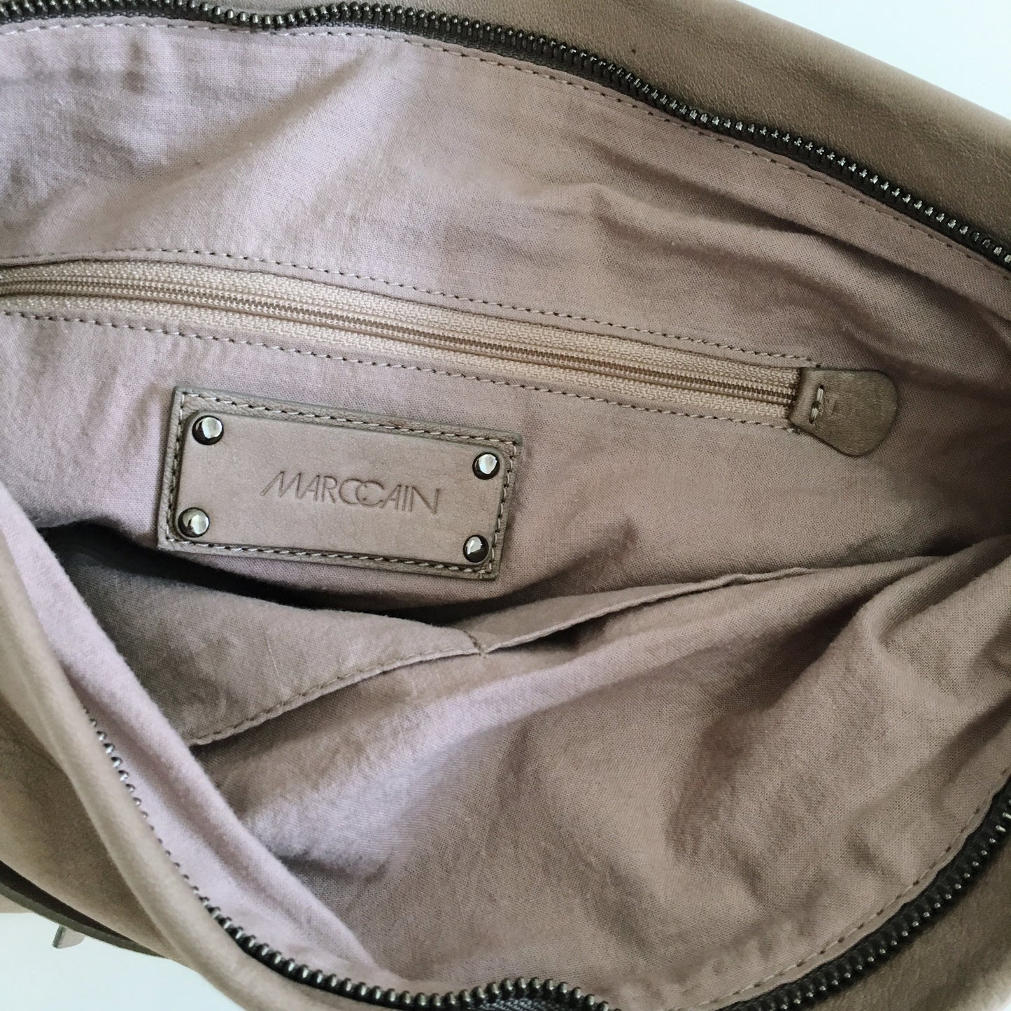 MARC CAIN Stone Leather Shoulder Bag