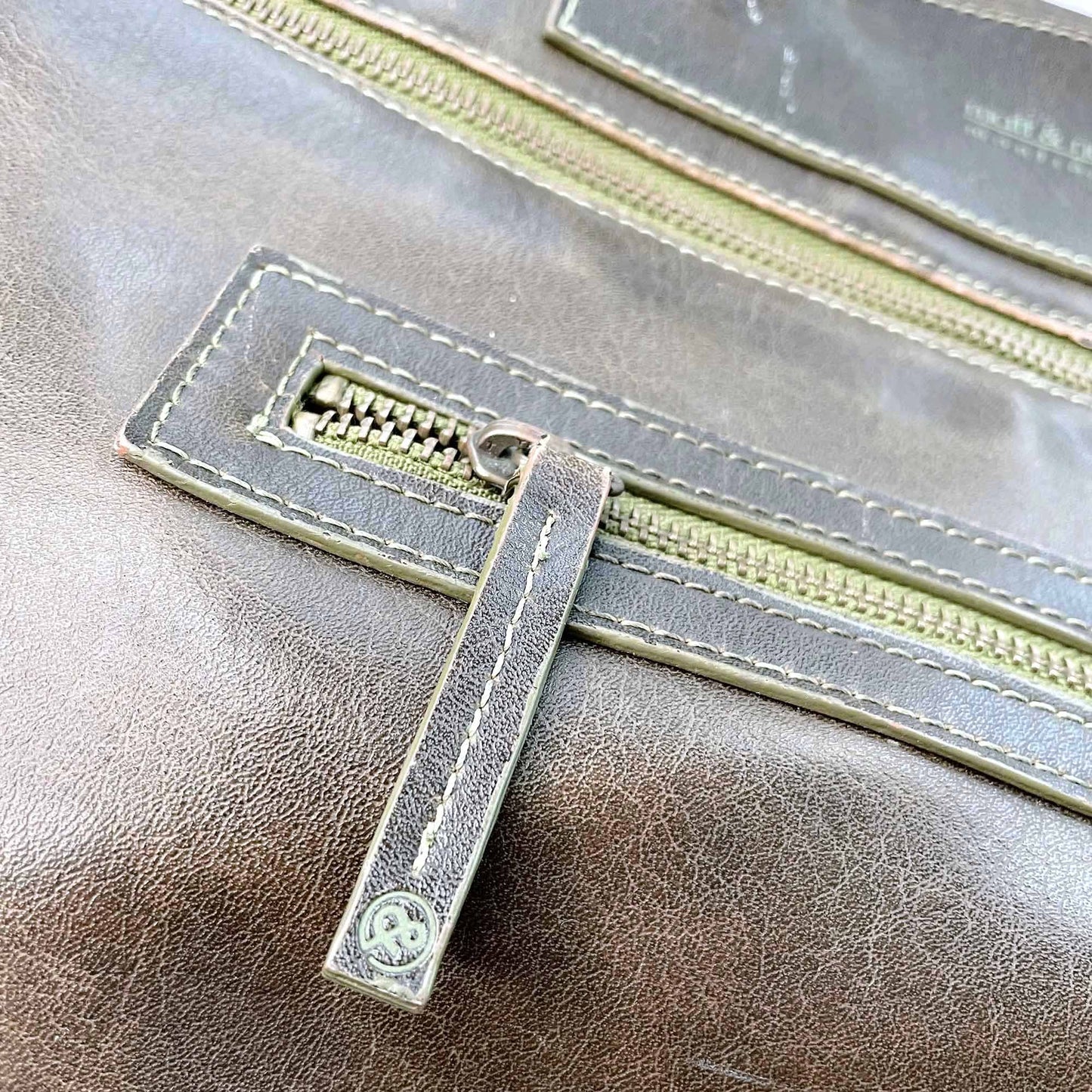 matt & nat vegan zipper front handbag