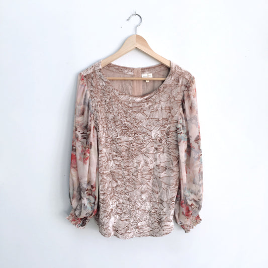🎄Meadow Rue crushed velvet floral top - size Small