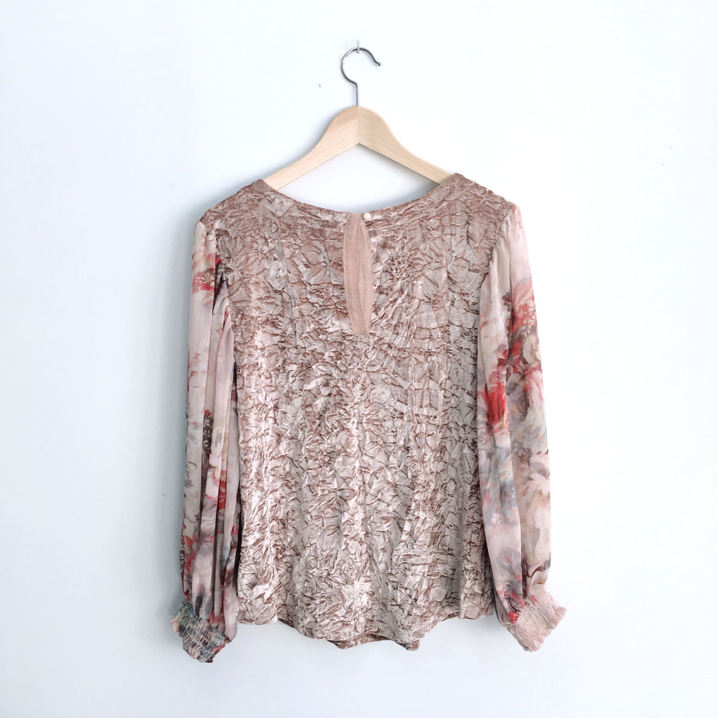 🎄Meadow Rue crushed velvet floral top - size Small