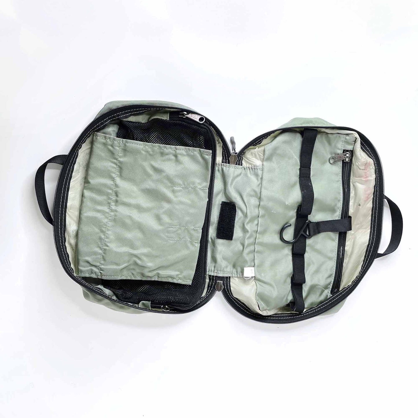 mec travel light troiletries wash pouch