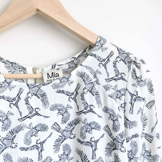 Mia bird pattern crepe blouse - size 8