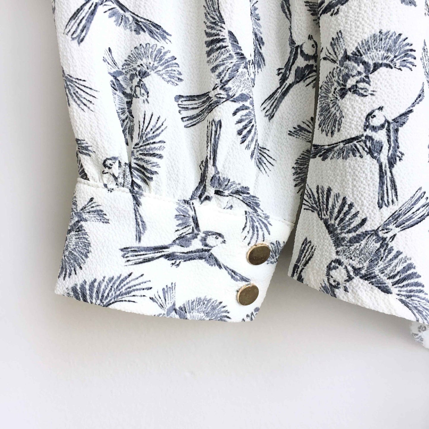 Mia bird pattern crepe blouse - size 8