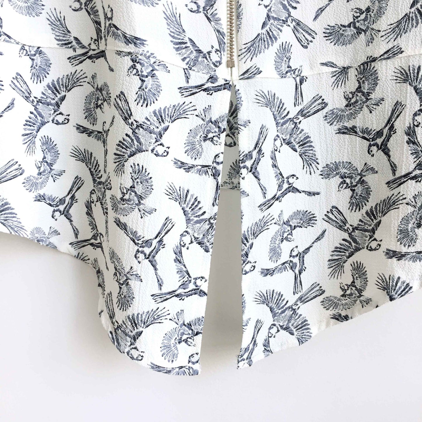 Mia bird pattern crepe blouse - size 8