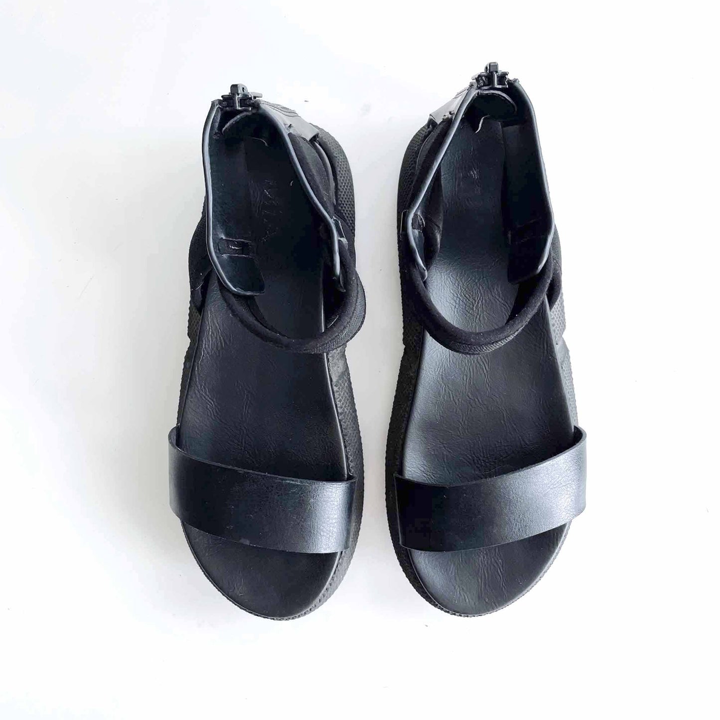 mia reed platform sandal in black - size 7.5