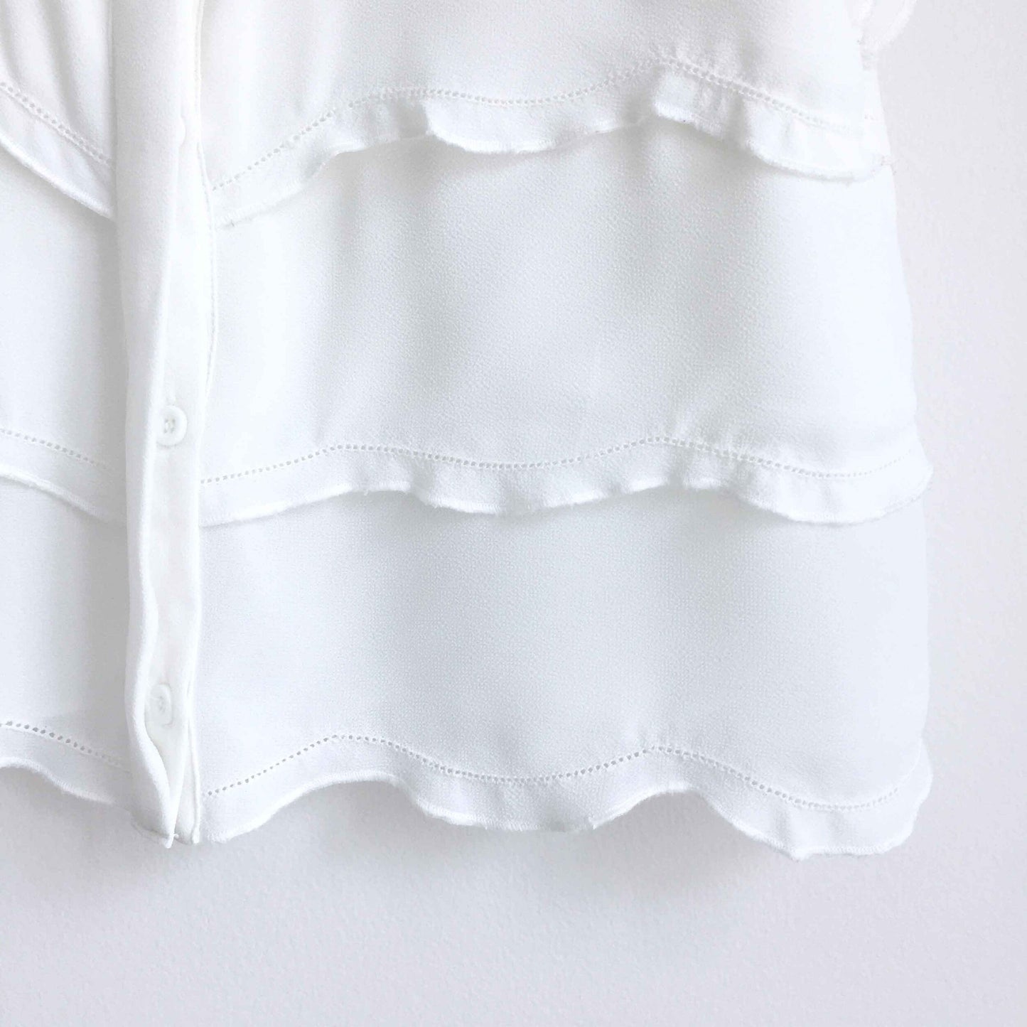 MINKPINK tiered scallop hem button down crop - size xs