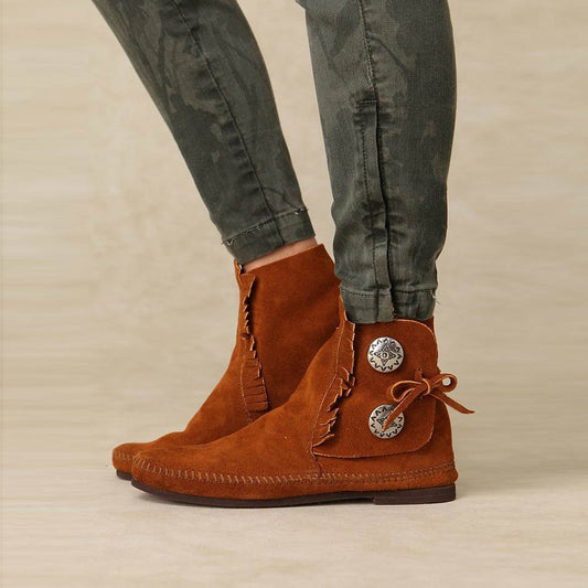 minnetonka suede 2-button hard sole fringe moccasin - size 7