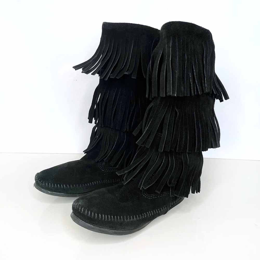 minnentonka black 3-layer fringe tall suede moccasin boot - size 6