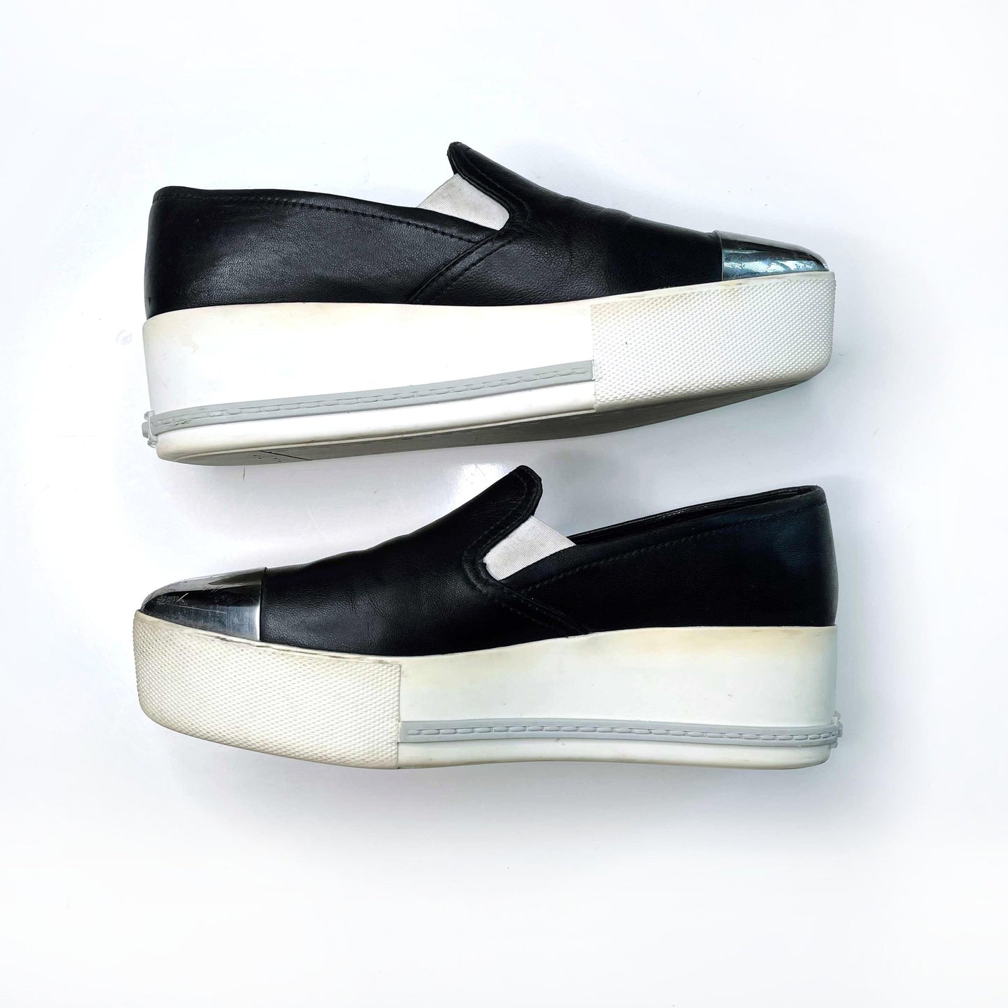 miu miu metal toe platform leather skate shoe - size 37