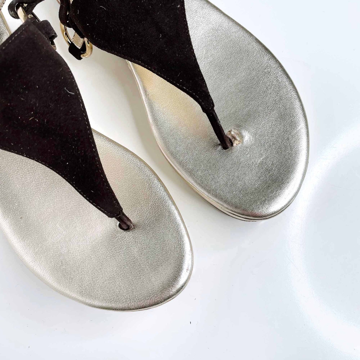 michael kors gold platform leather thong sandals - size 8