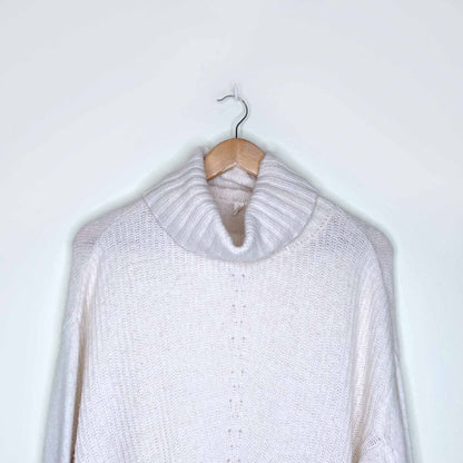 moth oversized wool-blend fireside turtleneck - size small