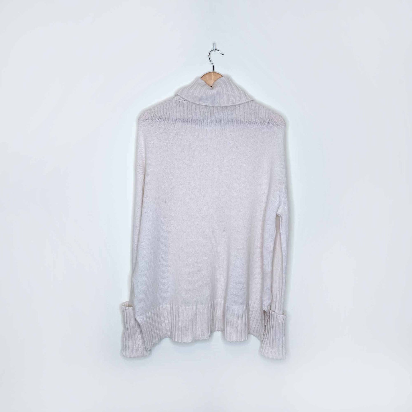 moth oversized wool-blend fireside turtleneck - size small