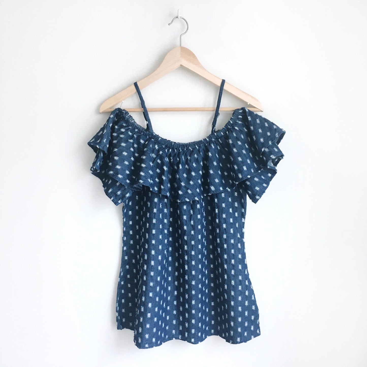 Nanette Lepore off-shoulder ruffle top - size Medium