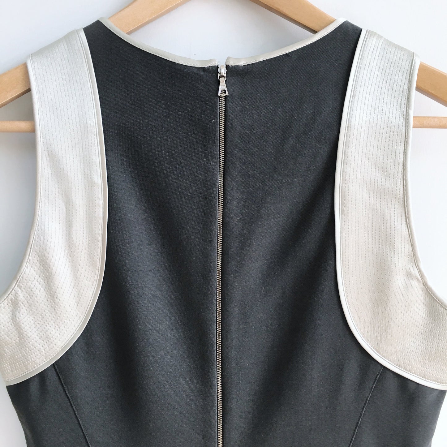 Narcisco Rodriguez Contour Sheath Dress - size Medium