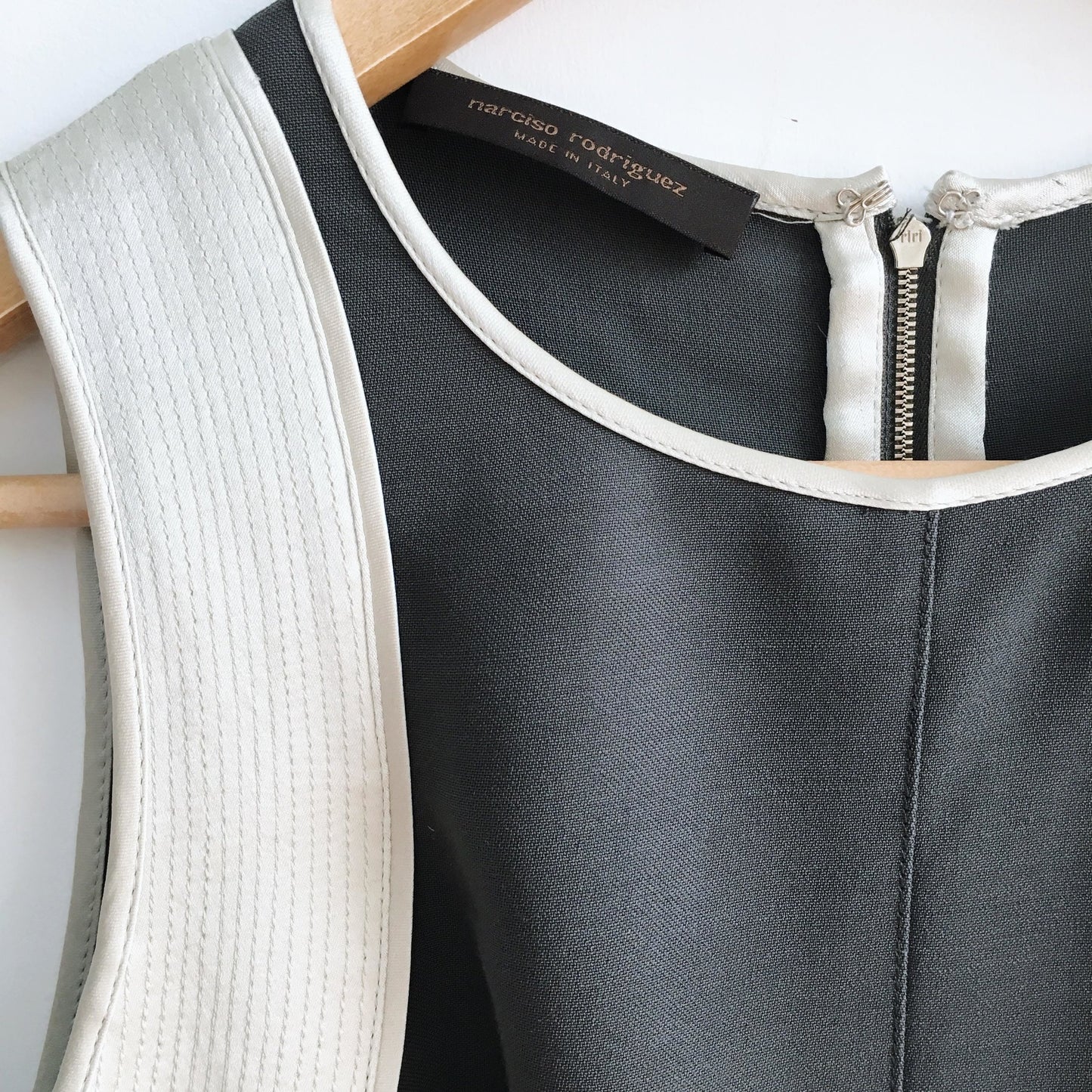 Narcisco Rodriguez Contour Sheath Dress - size Medium