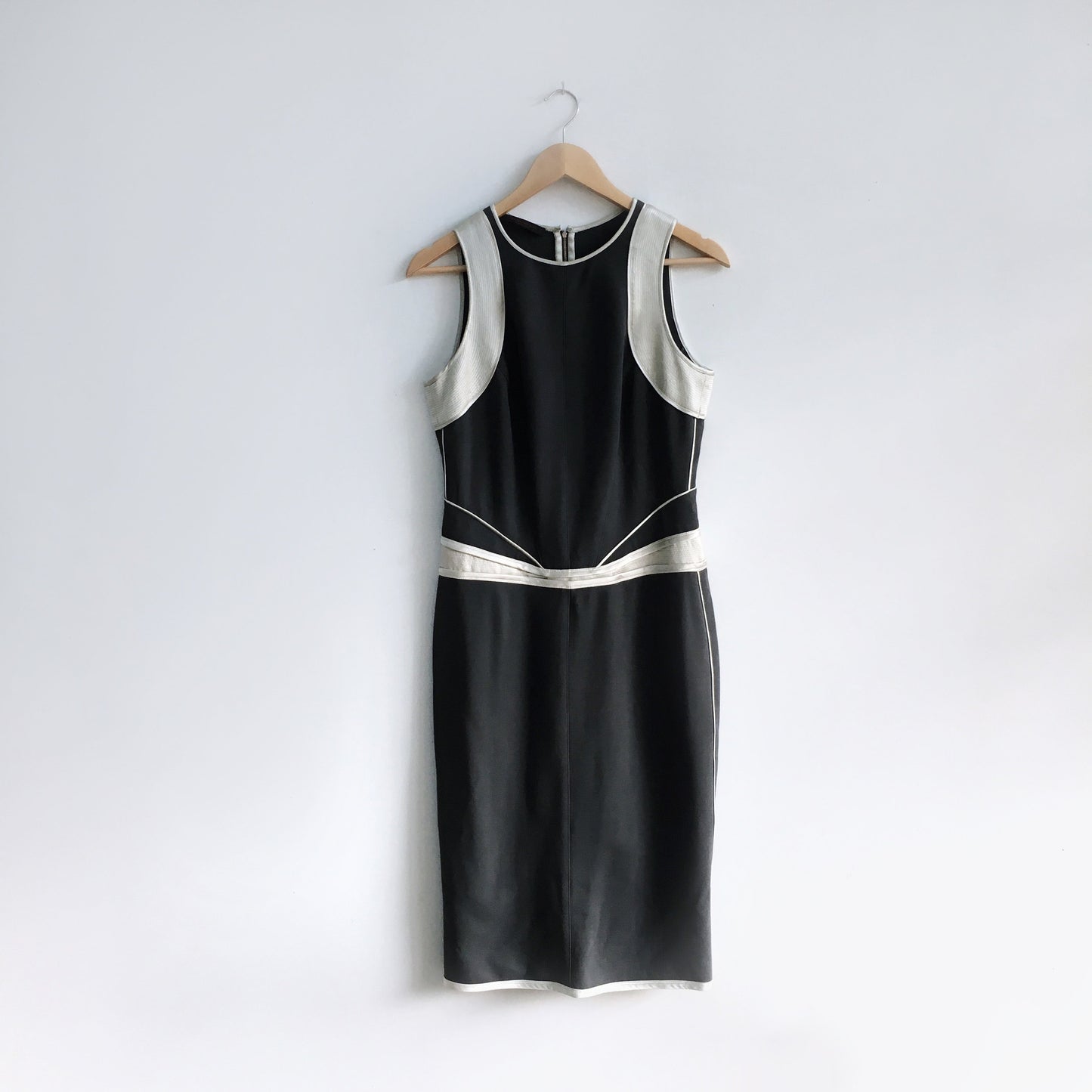 Narcisco Rodriguez Contour Sheath Dress - size Medium