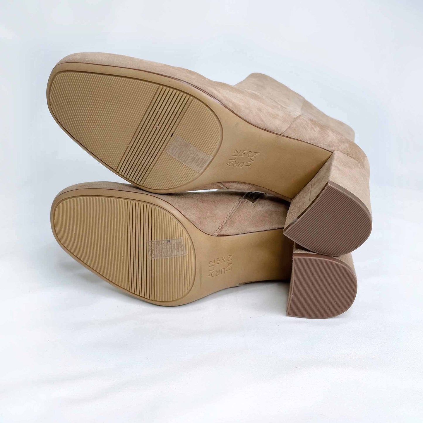 naturalizer westing tan suede heeled ankle boots - size 7