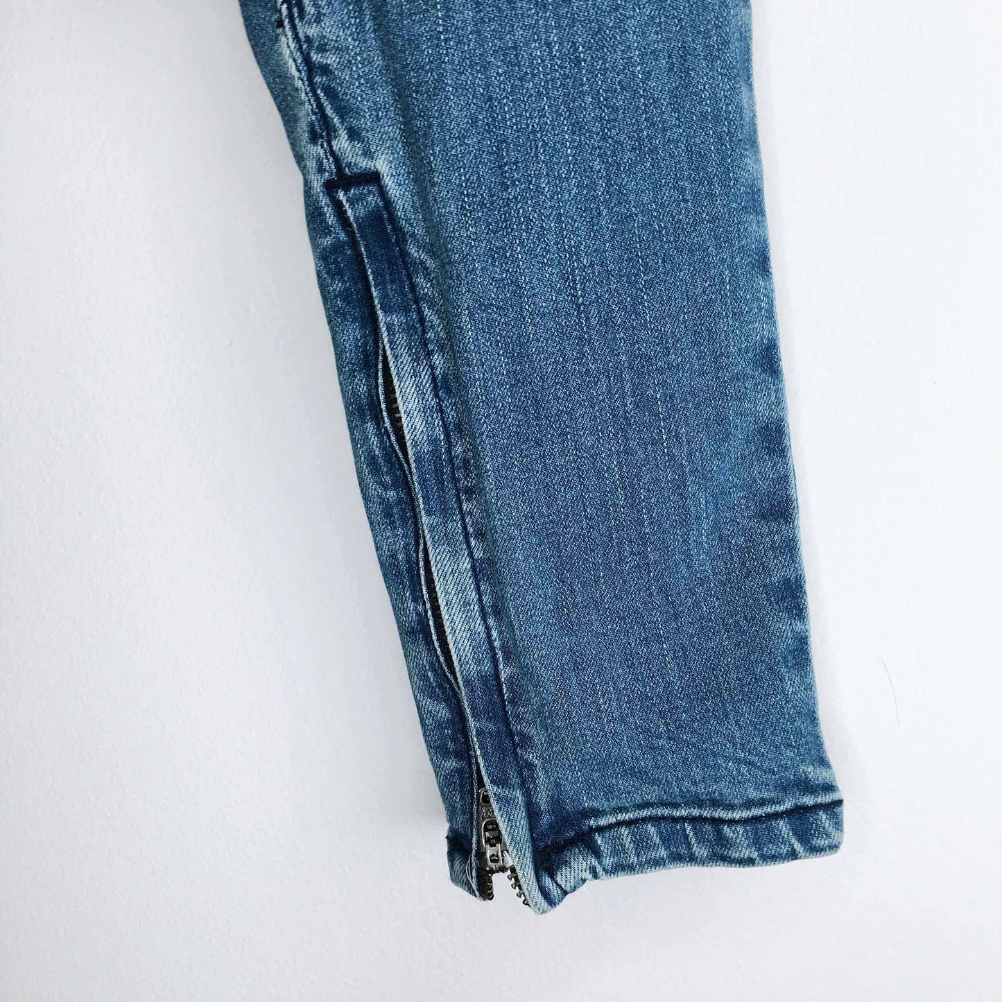 Neon Blonde panelled moto skinny jeans - size 24