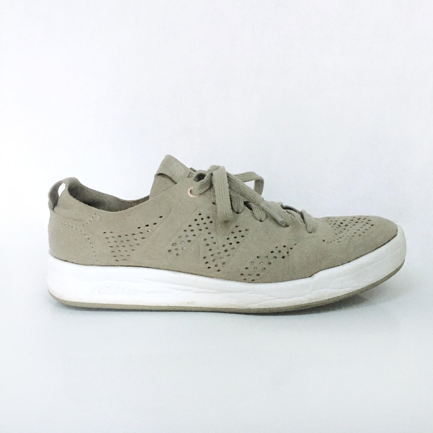 New Balance Suede Summer Sneaker - size 8.5