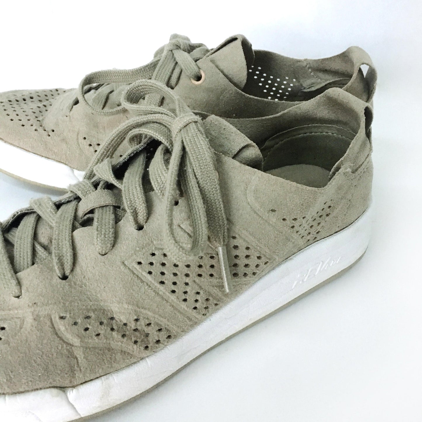 New Balance Suede Summer Sneaker - size 8.5