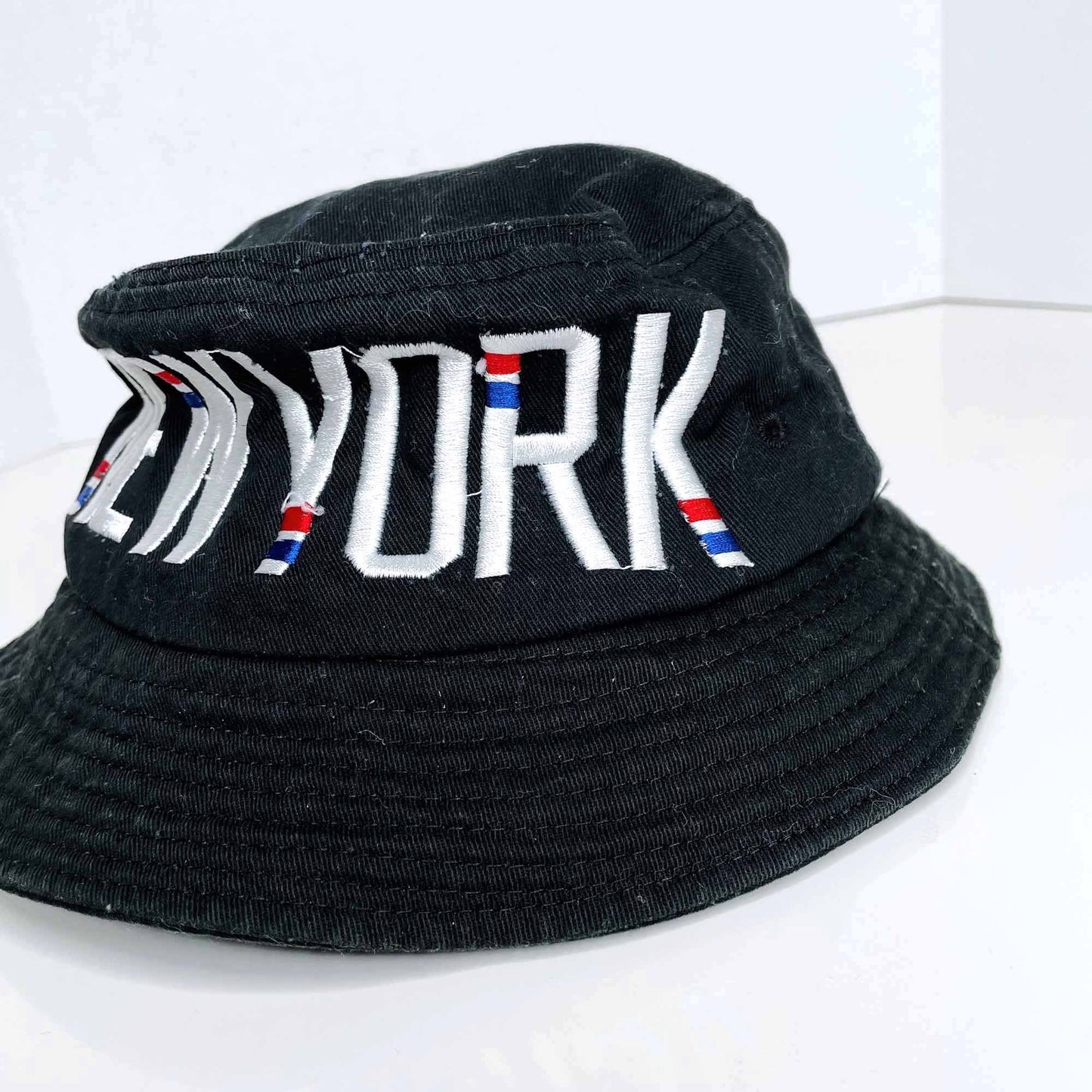 new york black cotton bucket hat - OS