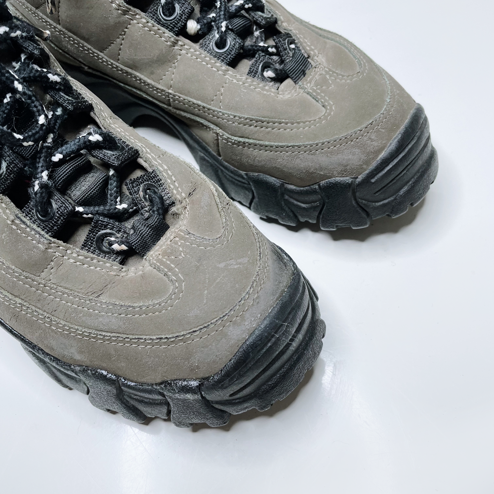 vintage nike acg 90s leather gorpcore hiking boots - size 6